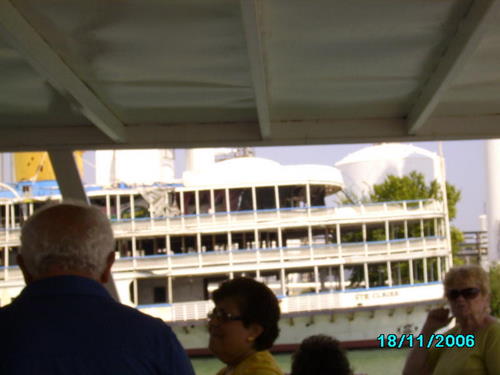 ./Gallery/2011 40th Anniv. Boat Ride/SANY0128.jpg